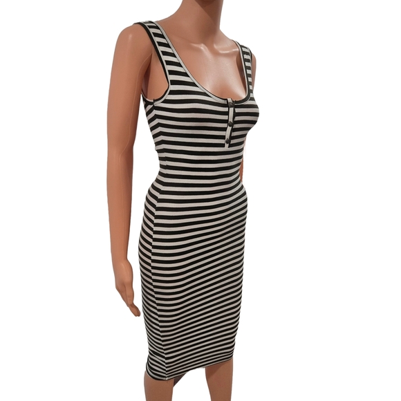 Heart Hips Striped Knit Dress - Picture 3 of 7